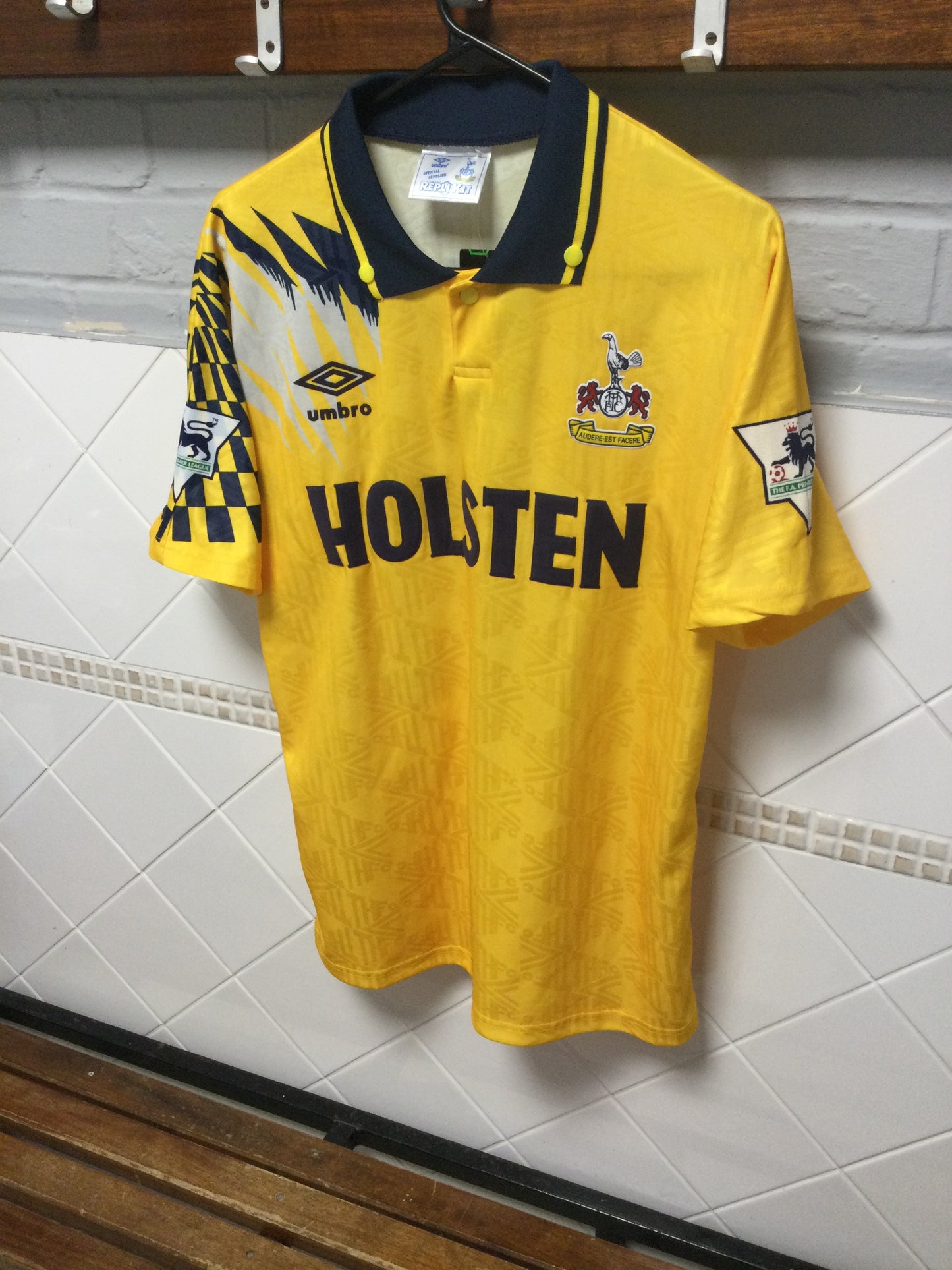 Tottenham 1992/95 Away