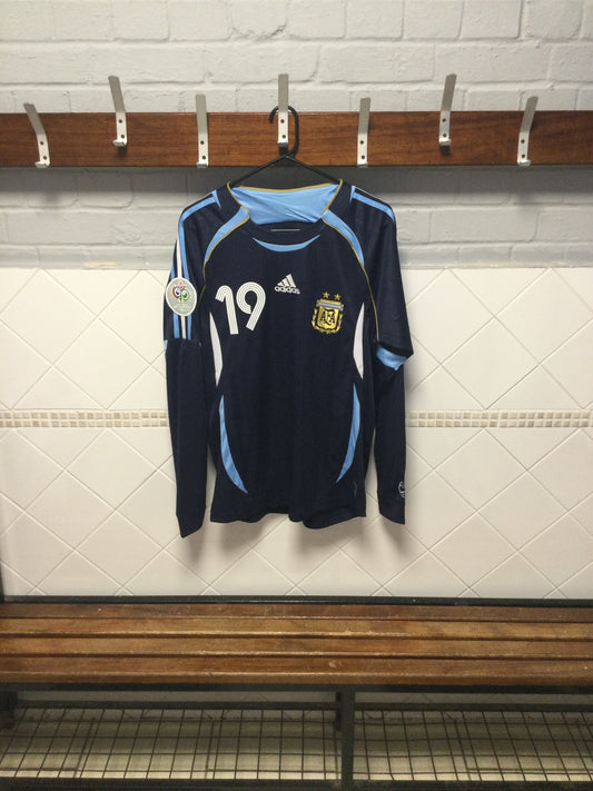 Argentina 2006 Away Shirt Messi 19