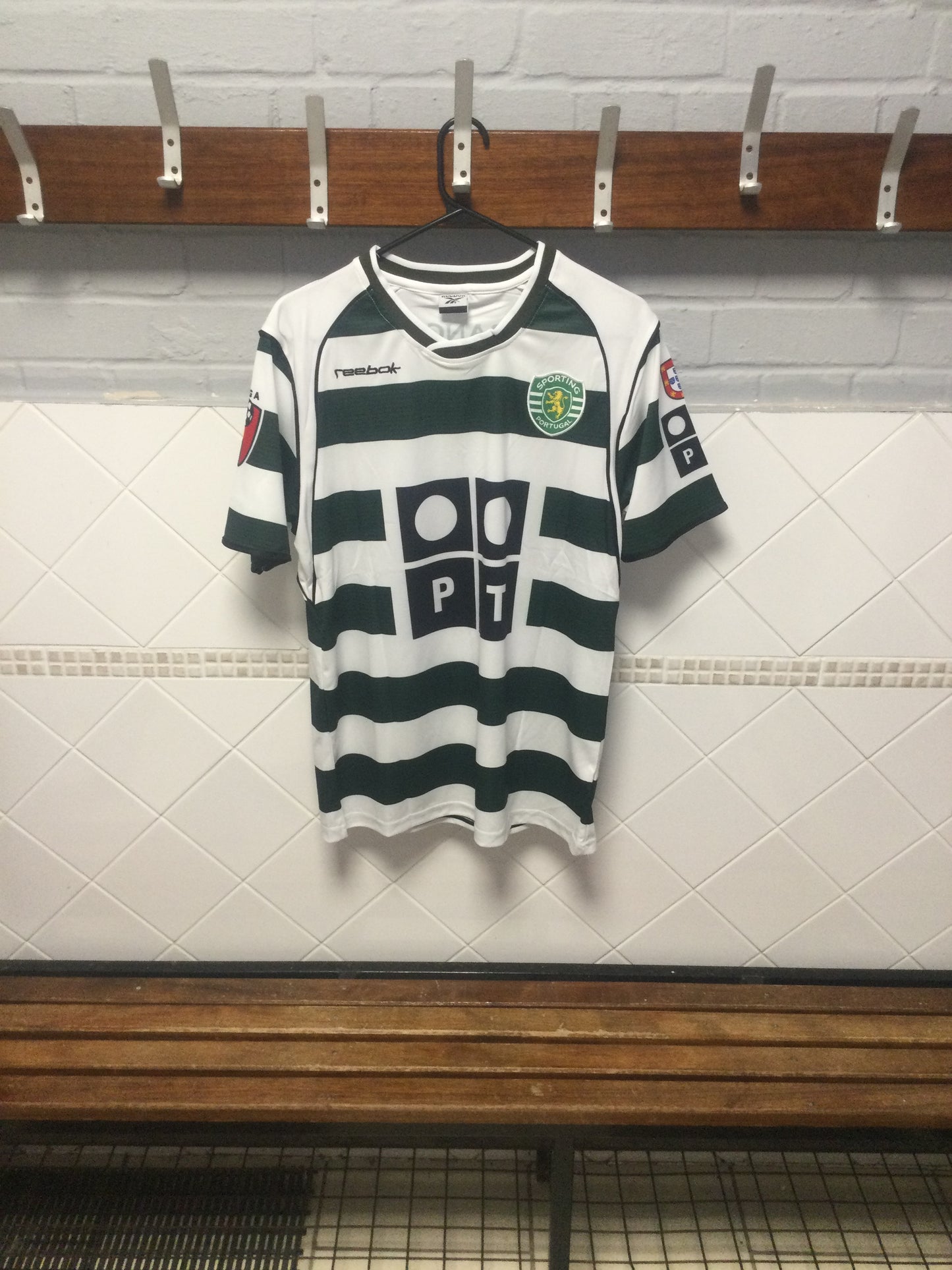 Sporting Lisbon 2001/02 Home Shirt C.Ronaldo 28