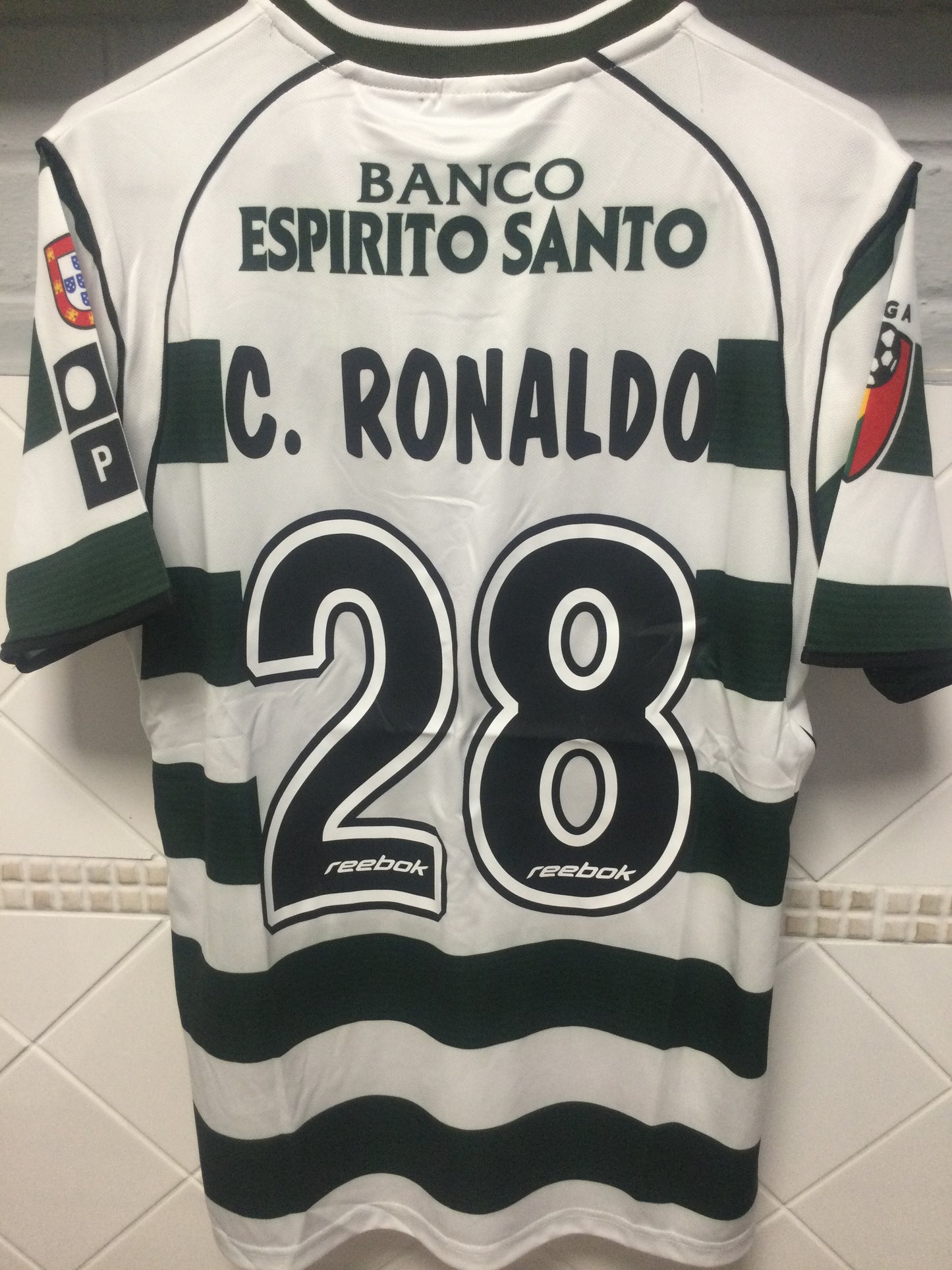 Sporting Lisbon 2001/02 Home Shirt C.Ronaldo 28