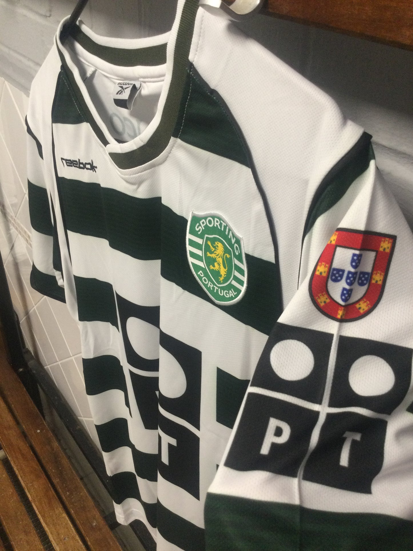 Sporting Lisbon 2001/02 Home Shirt C.Ronaldo 28